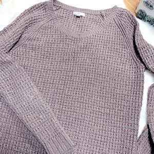 GAP’s Cozy Mocha Waffle Textured Soft Cozy V-neck Pullover
